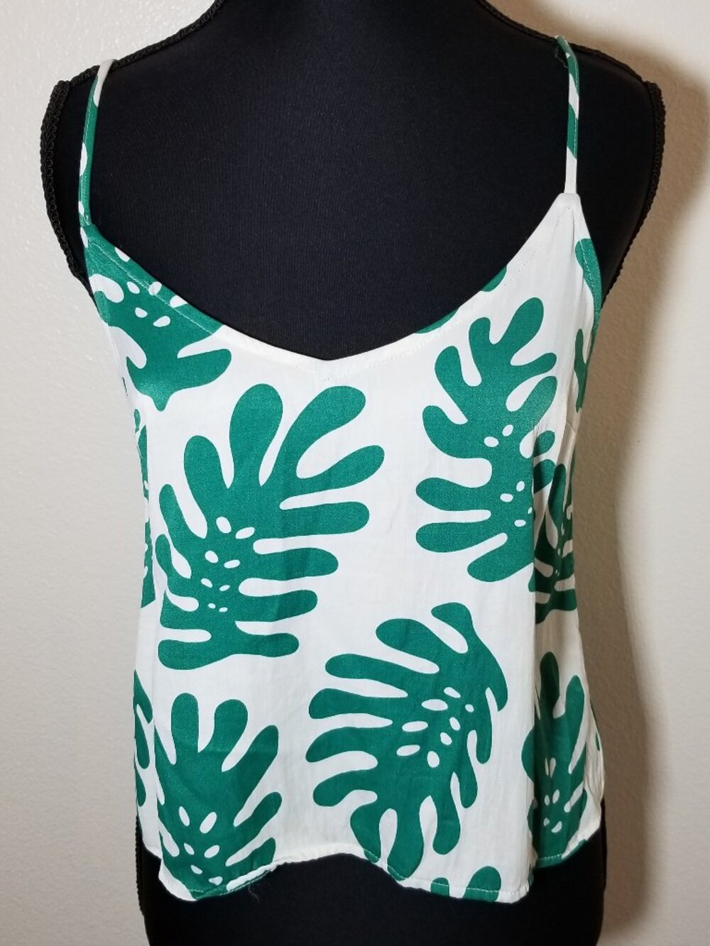 Forever 21 Cropped Cami Tank‎ Green Tropical Leaf Womens Small Festival Summer